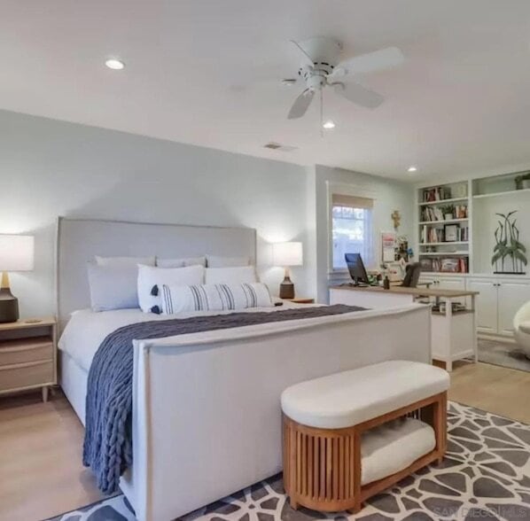 Building Photo - 301 7th St