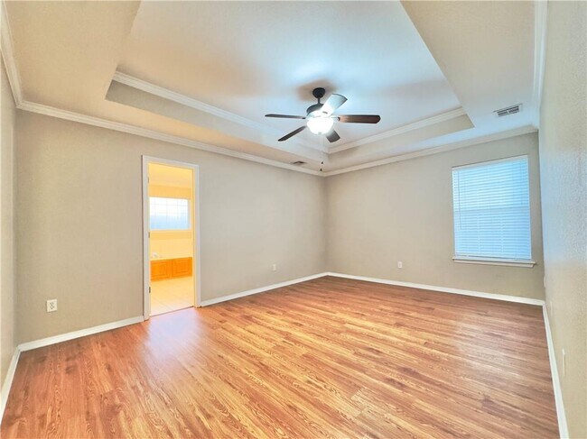 Building Photo - 4901 Roxbury Way