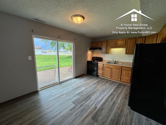 Building Photo - 533 Collier Ln