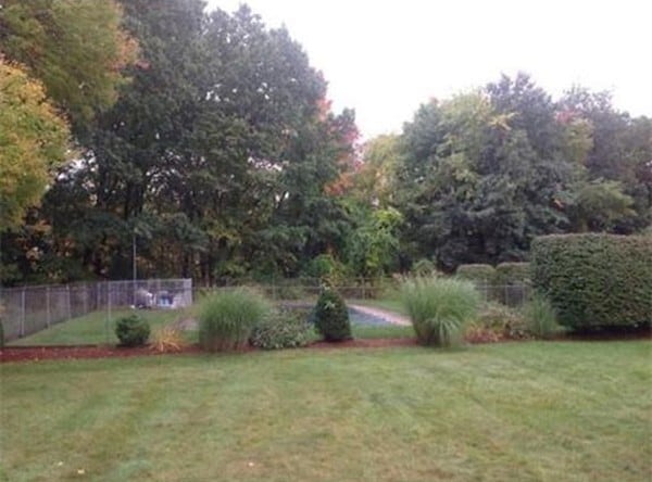 Building Photo - 39 Pleasant St