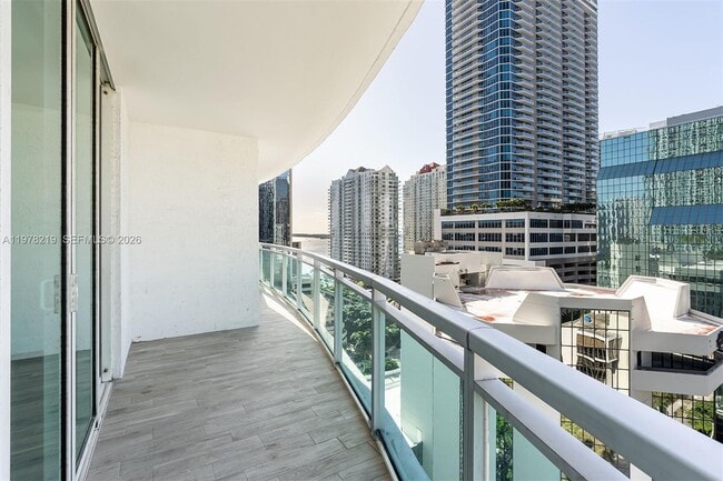 Building Photo - 951 Brickell Ave