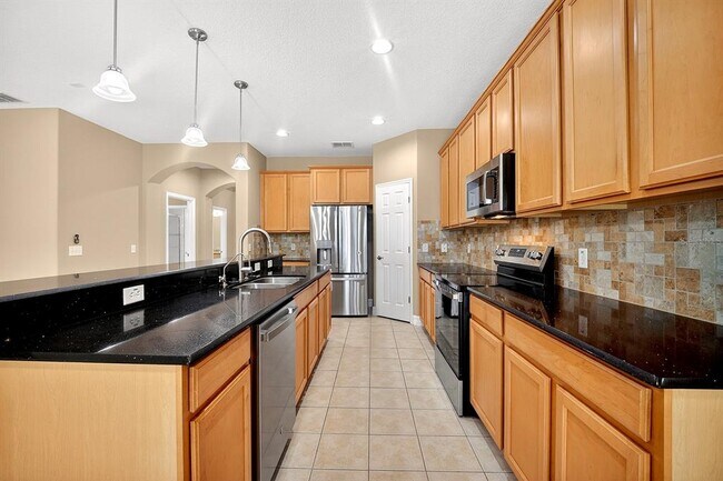 Building Photo - 1374 Lexington Ave