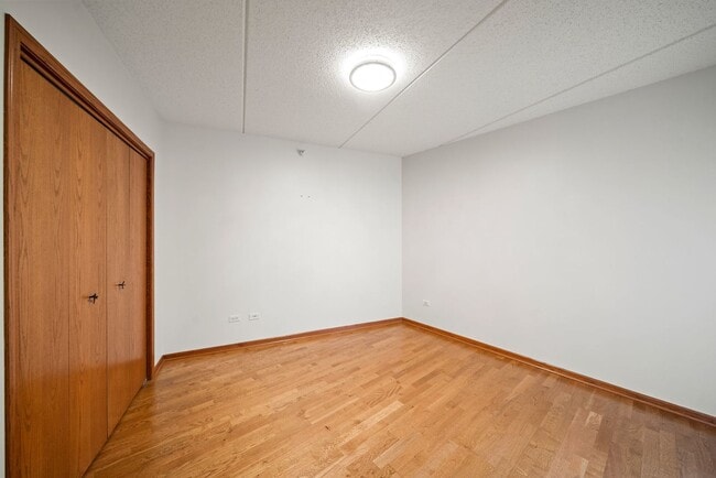 Building Photo - 601 W Rand Rd