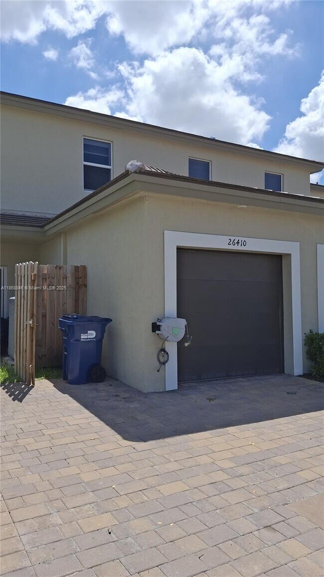 Building Photo - 26410 SW 148th Ct