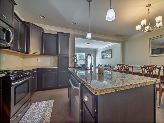 Building Photo - 4190 La Crema Dr