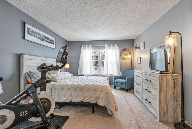 Building Photo - 197 Robertson Way