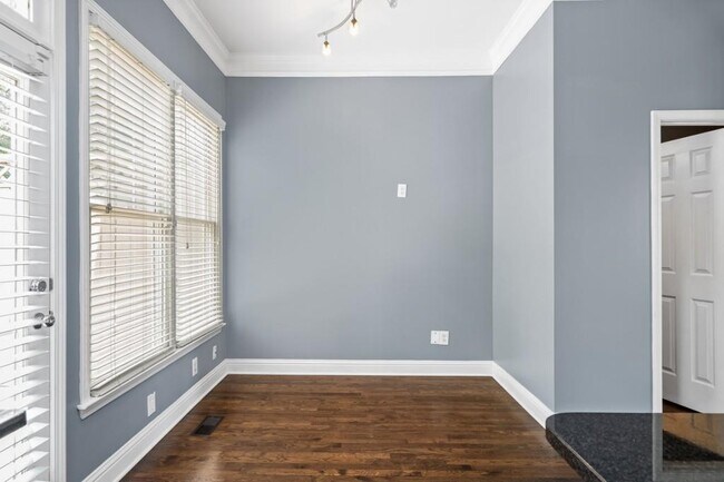 Building Photo - 2301 Marion Walk Dr SE