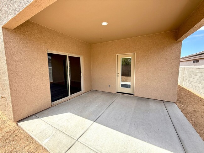 Building Photo - Gorgeous 2025 Built 3 Bedroom 2 Bath Home!