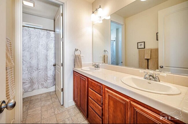 Building Photo - 1661 Sawtooth Trail