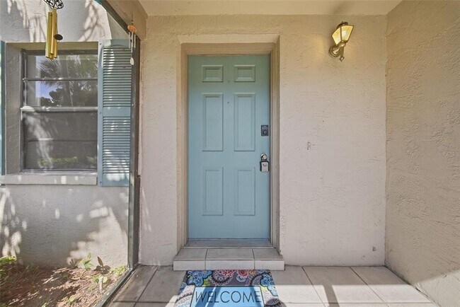 Building Photo - 2131 Ridge Rd S