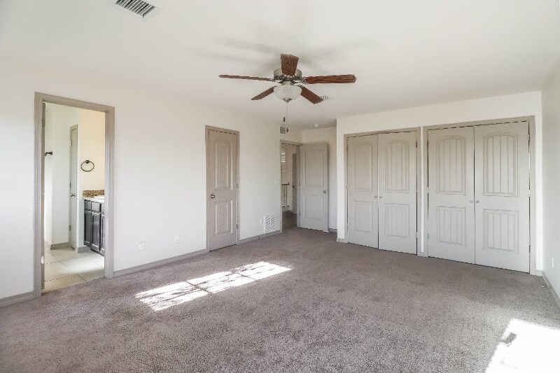 Building Photo - 3204 Merry Mdw