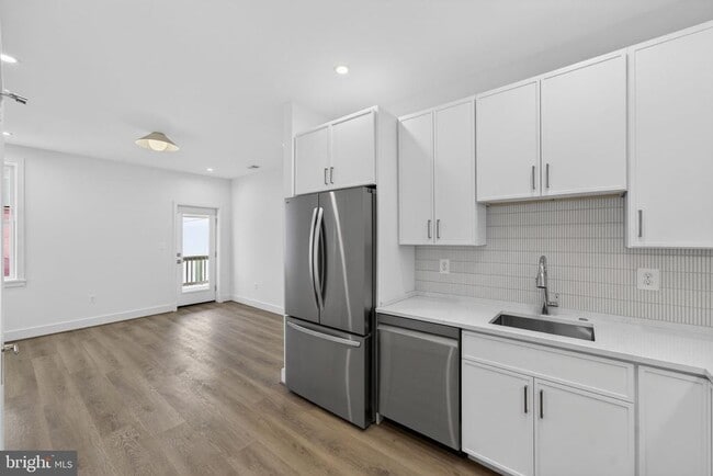 Building Photo - 117 N 21st St