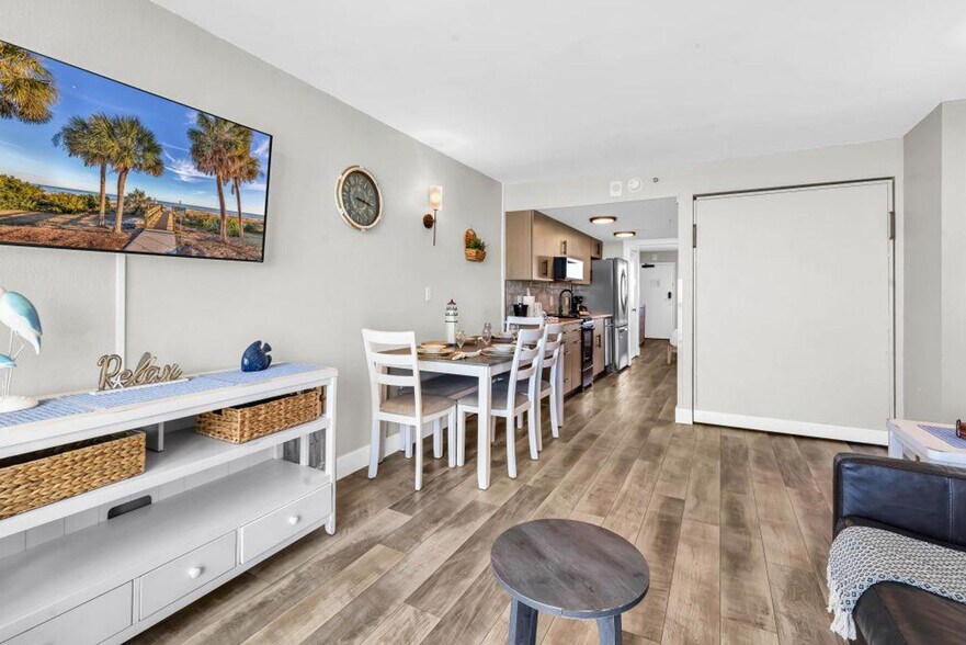 Building Photo - 2311 S Ocean Blvd