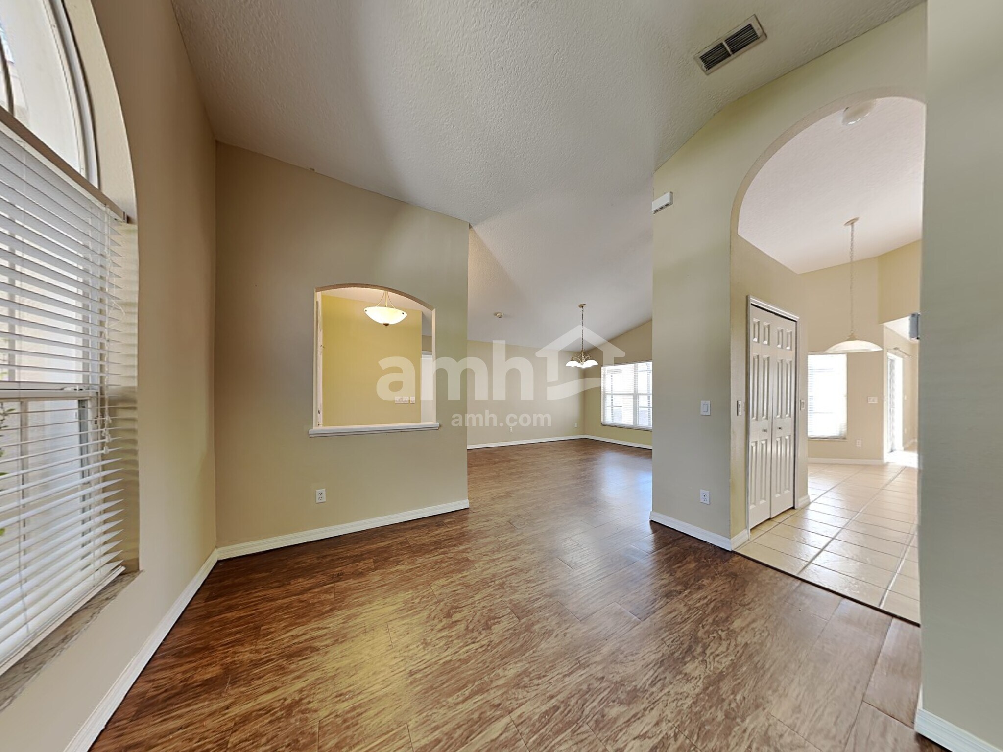 Building Photo - 2041 Ancient Oak Dr