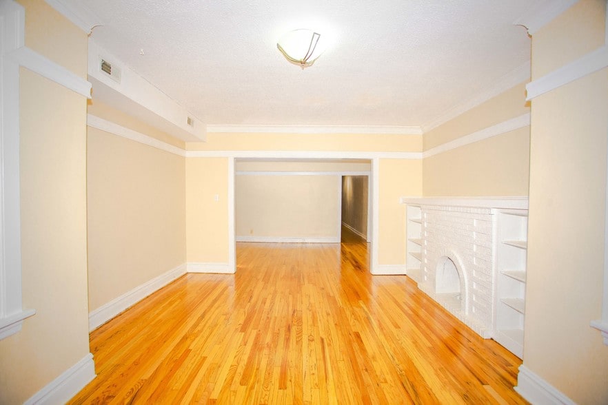 Building Photo - 5301 W Jackson Blvd