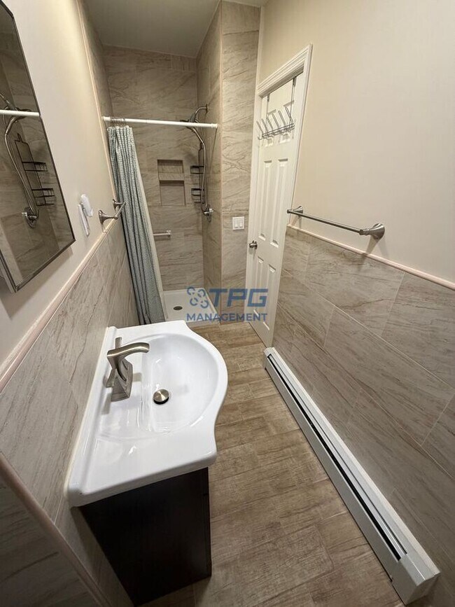 Building Photo - 112-114 Walter Street-114-1