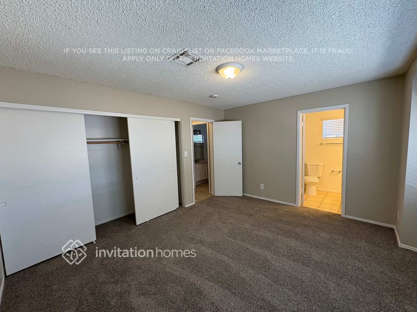 Building Photo - 8027 W Glenrosa Ave