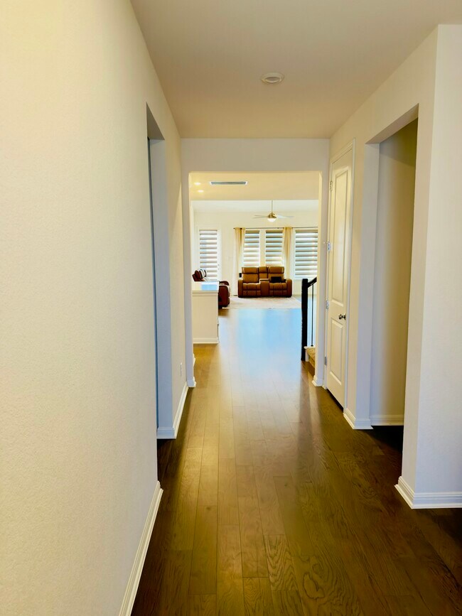 Building Photo - 113 Anejo Blf Ct