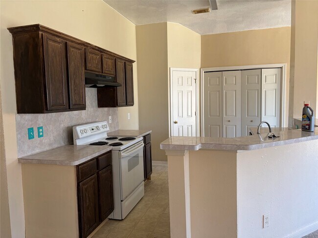 Building Photo - 15738 Boonridge Rd