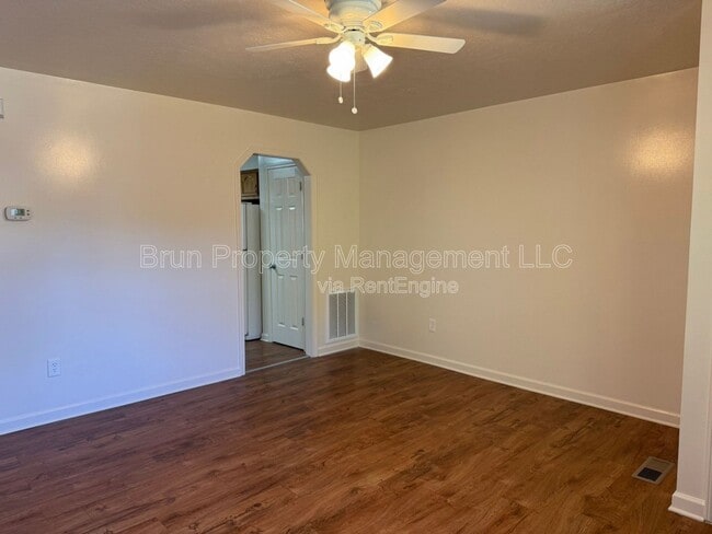 Building Photo - 5036 Willoway Dr