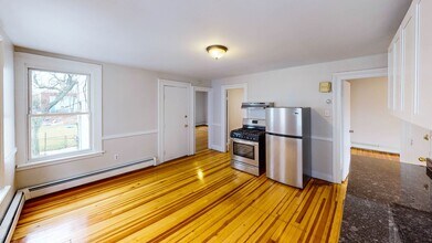 Building Photo - Charming 2 Bedroom 1 Bathroom apartment!