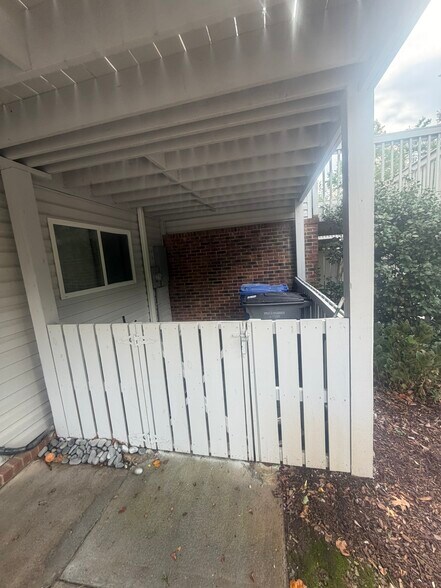 Building Photo - 92 Topsail Ct