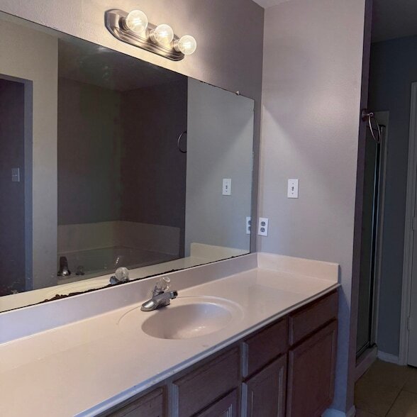 Building Photo - 19959 Sycamore Valley Dr