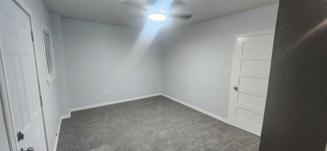 Building Photo - 5280 Atwell Ln