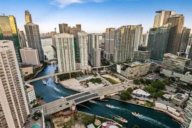 Building Photo - 90 SW 3rd St