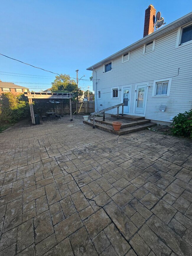 Building Photo - 15202 Aldene Ave