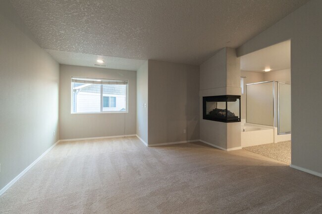 Building Photo - Beautiful 4 bedroom, 2.5 bathroom-Union Hi...