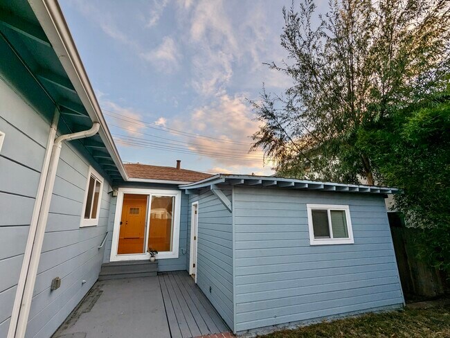 Shed - 5029 Barrett Ave
