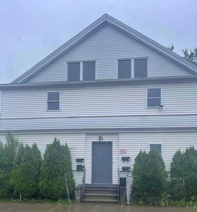 Building Photo - 27 Loring St