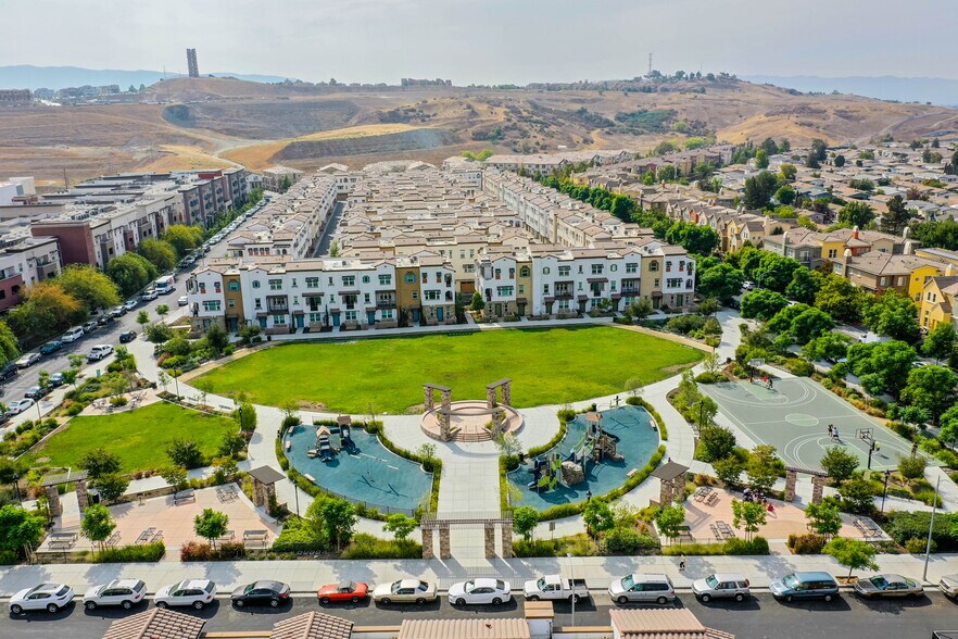 Building Photo - 226 Rosarno Ct