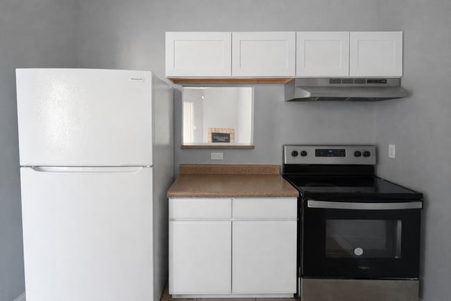 Building Photo - Indian Lakes