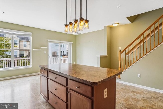 Building Photo - 152 Fieldstone Ct