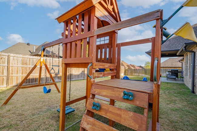 Building Photo - 1610 Olympic Drive