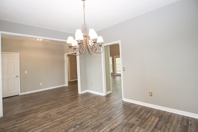 Building Photo - 380 Sullivan Dr