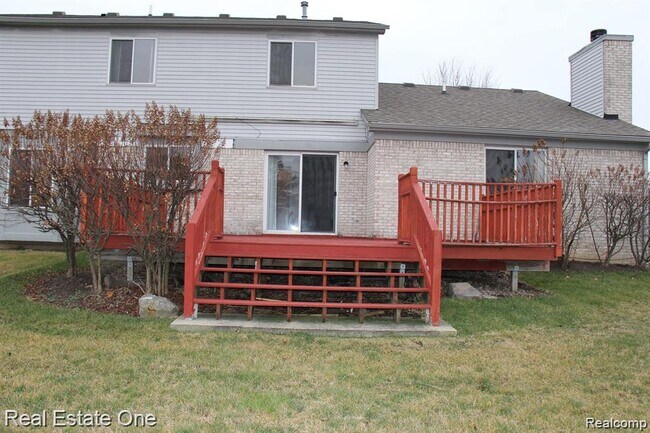 Building Photo - 40690 Bluesprings Ct