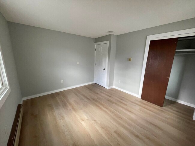 Building Photo - 17 Kingsley Ct