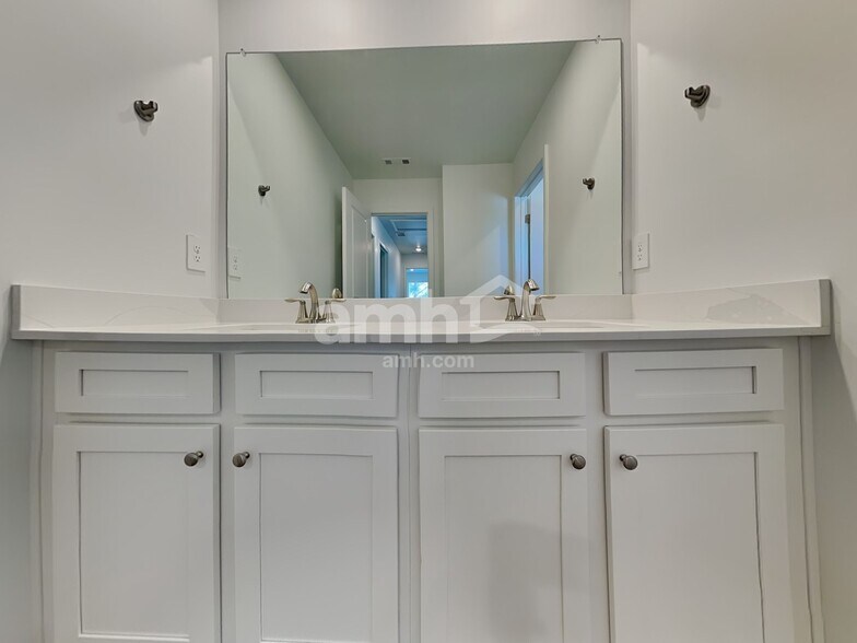 Building Photo - 708 Abilene Walk