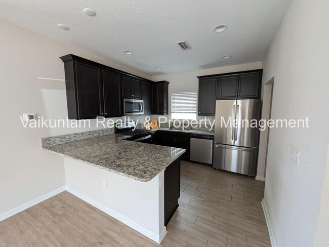 Building Photo - 100 Golden Fern Dr