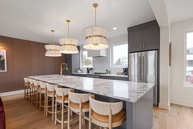 Building Photo - 1117 3rd Ave S