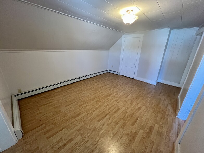 Building Photo - 43 Spruce St