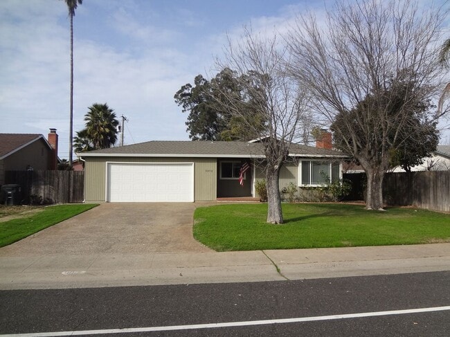 Building Photo - 9952 Vanguard Dr