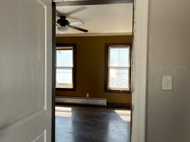 Building Photo - 114 S Melcher St