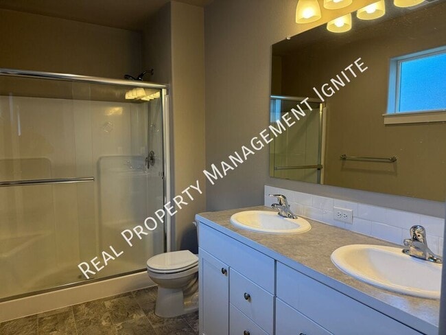 Building Photo - 2569 NW Spruce Pl