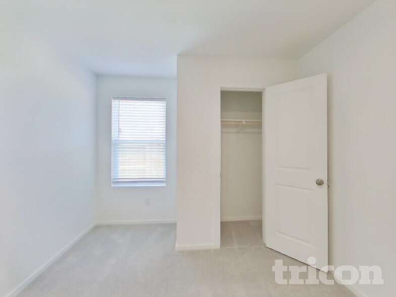 Building Photo - 3065 Dawn Sound Dr