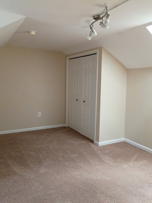 Building Photo - 519 Indian Rock Cir