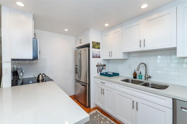 Building Photo - 2451 Brickell Ave